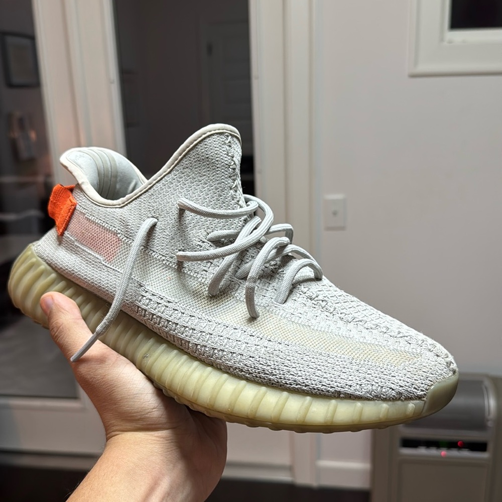 Yeezy Tail Light - legit without box